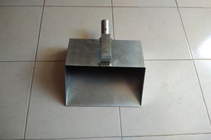 Dung Scoop